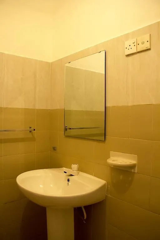 בית אירוח Cj Holidayhome קנדי