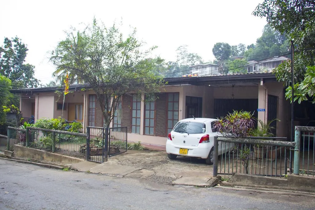 בית אירוח Cj Holidayhome קנדי